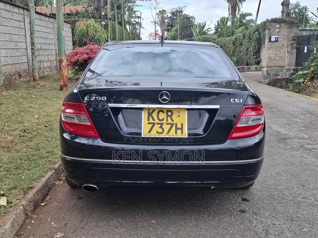 Mercedes-Benz C250 2011 Black