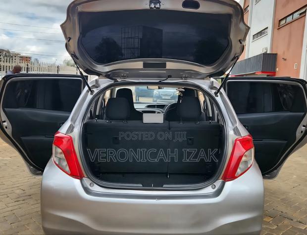 Toyota Vitz 2013 Silver
