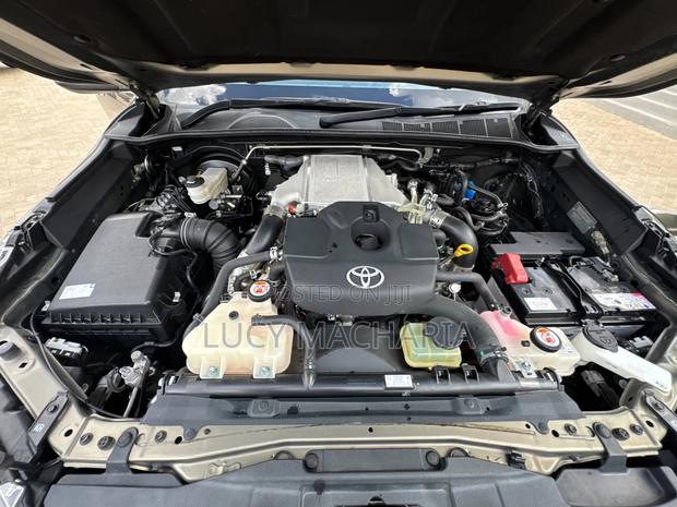 Toyota Hilux 2021 Brown