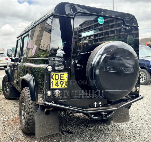 Land Rover Defender Puma 110 SW 2012 Black