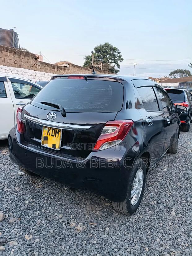 Toyota Vitz 2016 Black