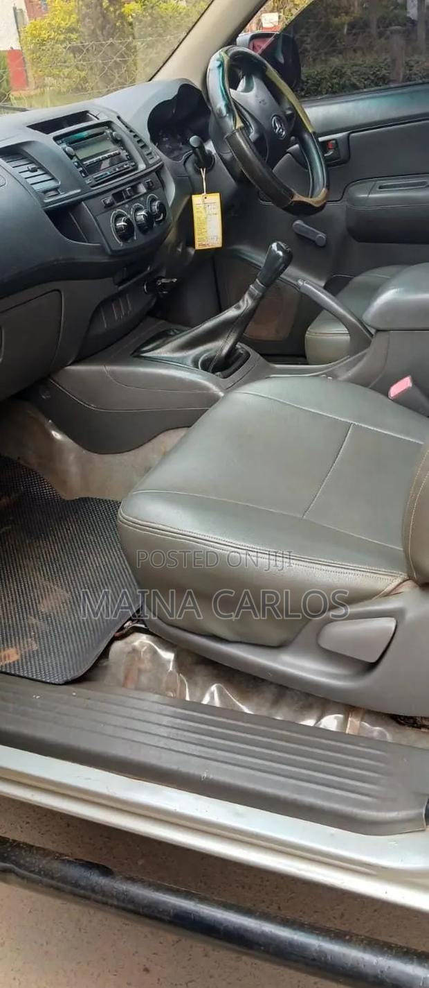 Toyota Hilux 2013 Silver