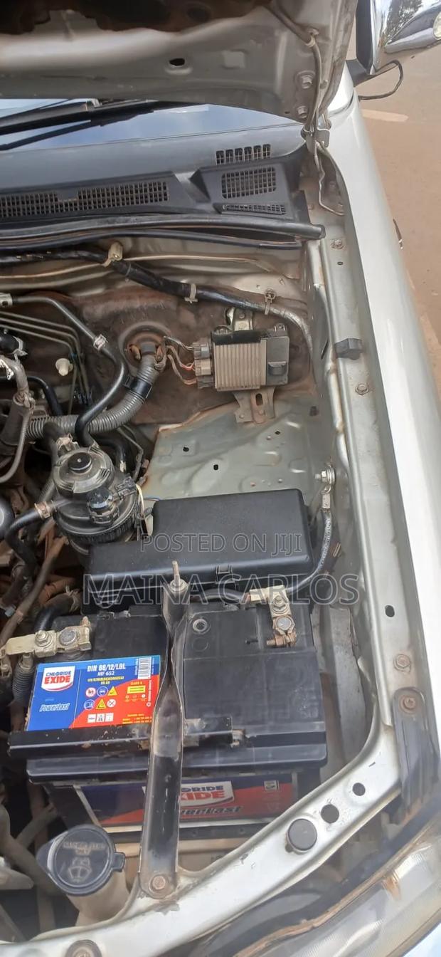 Toyota Hilux 2013 Silver