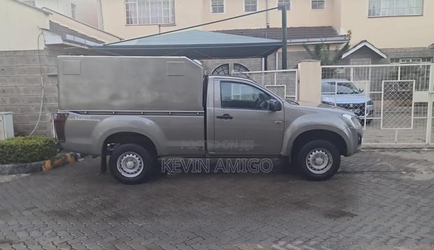 Isuzu D-MAX 2021 Gray