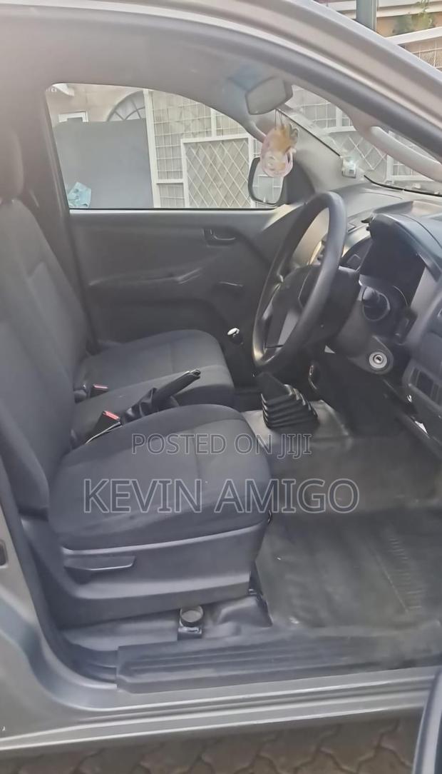 Isuzu D-MAX 2021 Gray