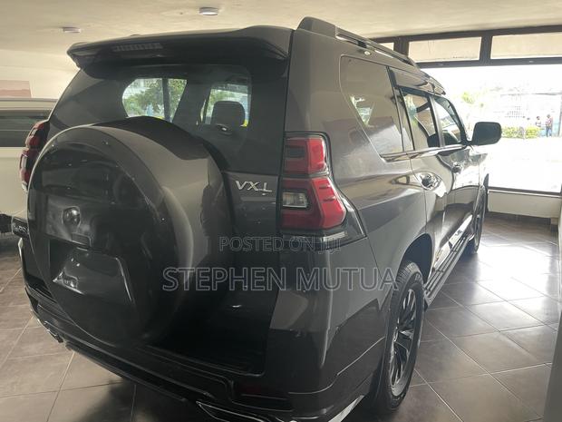 Toyota Land Cruiser Prado 2.8 2019 Gray