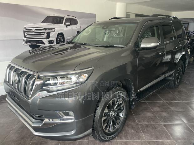 Toyota Land Cruiser Prado 2.8 2019 Gray