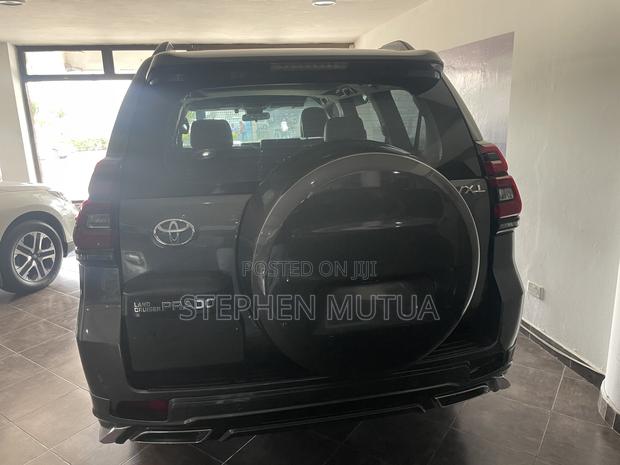 Toyota Land Cruiser Prado 2.8 2019 Gray