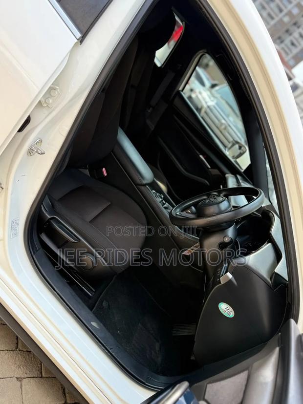 Mazda 3 2019 Pearl