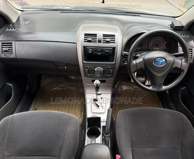 Toyota Corolla Fielder 1.5 Petrol FWD 2012 Pearl