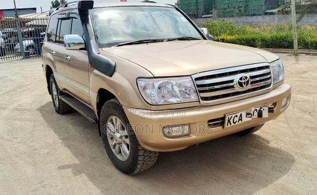Toyota Land Cruiser 2000 Gold