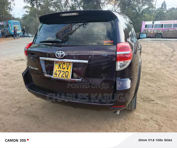 Toyota Vanguard 2012 Black