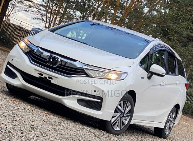 Honda Fit Shuttle 2019 White