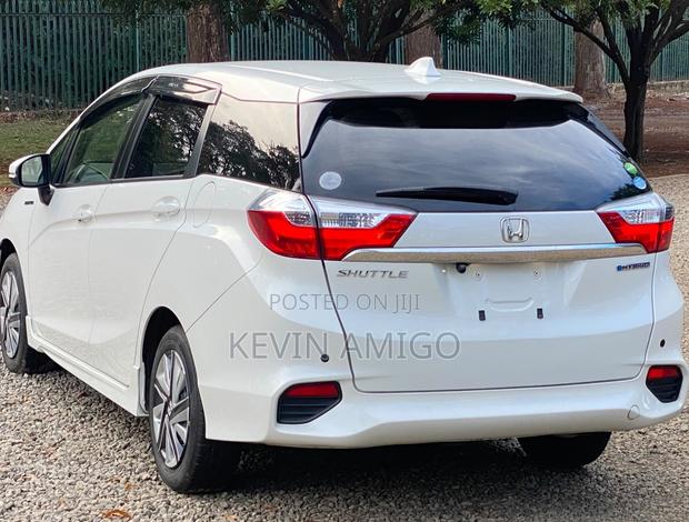 Honda Fit Shuttle 2019 White