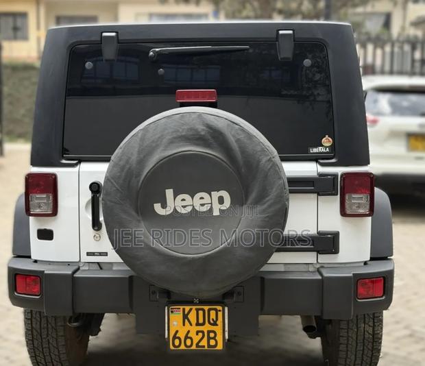 Jeep Wrangler 2016 Off white