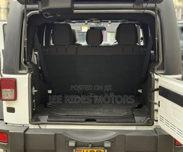 Jeep Wrangler 2016 Off white