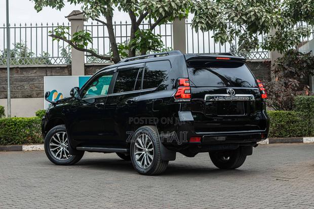 Toyota Land Cruiser Prado 2.8 2019 Black