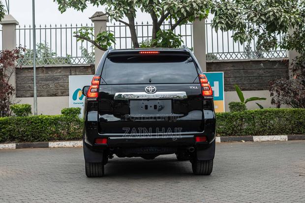 Toyota Land Cruiser Prado 2.8 2019 Black