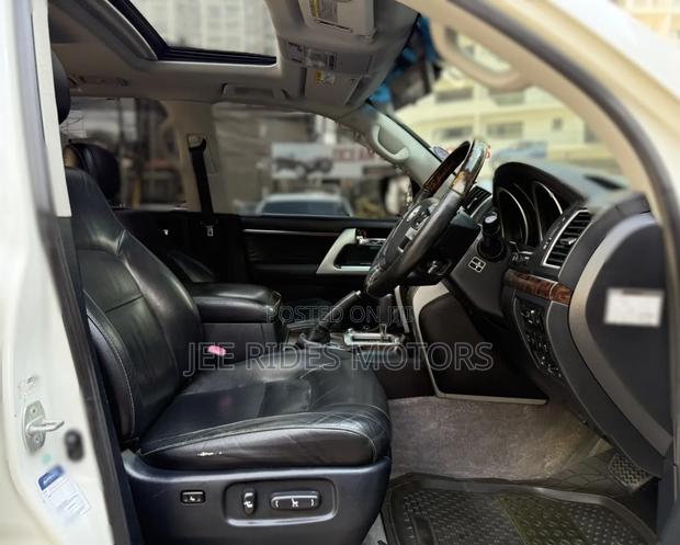 Toyota Land Cruiser 2015 Pearl