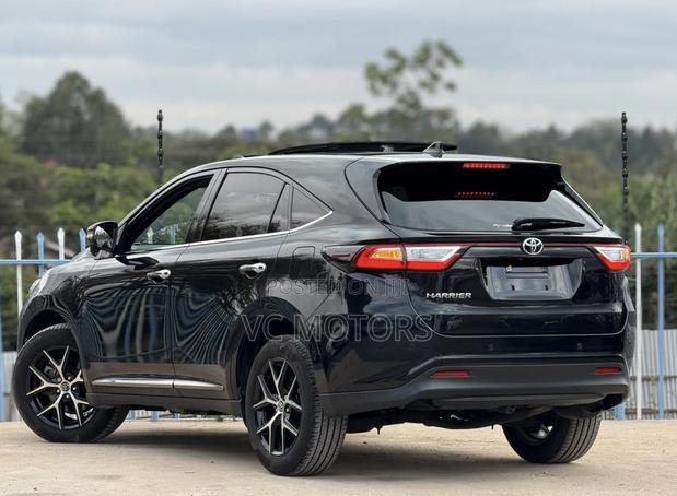 Toyota Harrier 2.0 2019 Black