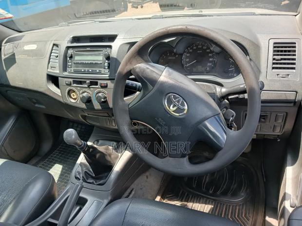 Toyota Hilux WORKMATE 2013 Gray