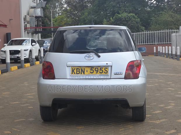 Toyota IST 2005 Silver