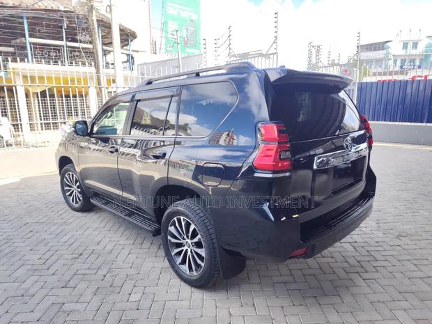 Toyota Land Cruiser Prado 2.8 2021 Black