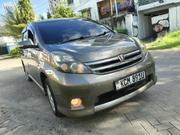 Toyota ISIS 2011 Gray for sale