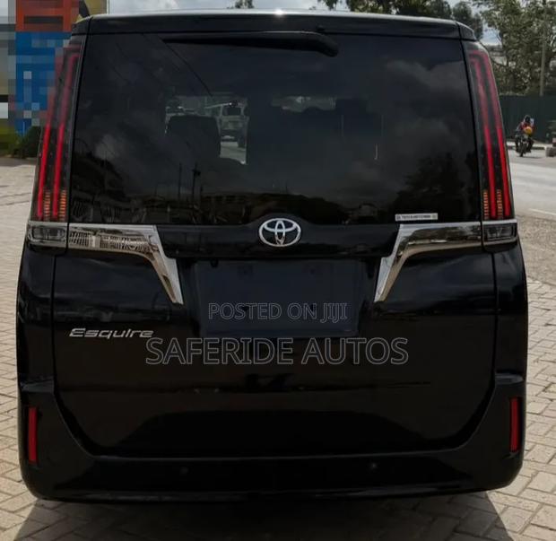 Toyota Esquire 2.0 FWD (7 seater) 2020 Black