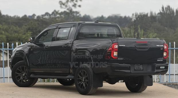 Toyota Hilux Revo Smart Cab Deisel 2.4 AWD 2021 Black