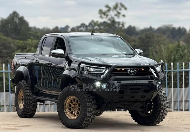 Toyota Hilux Revo Double Cab Deisel 2.4 AWD 2022 Black