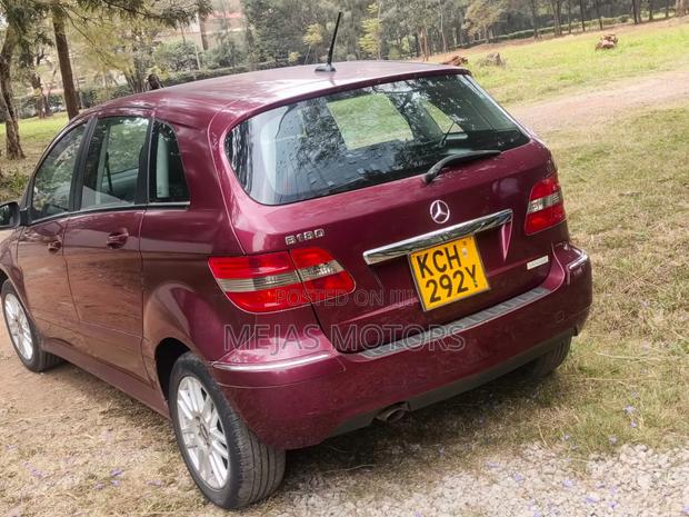 Mercedes-Benz B-Class 2010 Red
