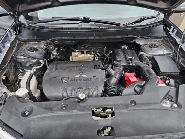 Mitsubishi RVR 2010 Silver