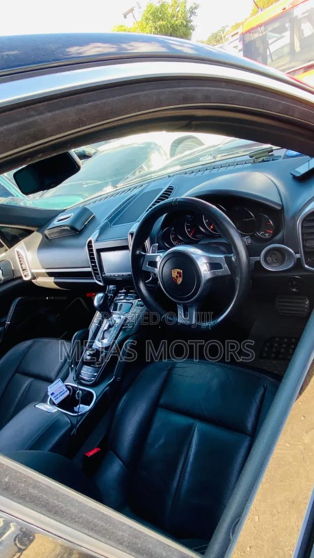 Porsche Cayenne 2013 Black