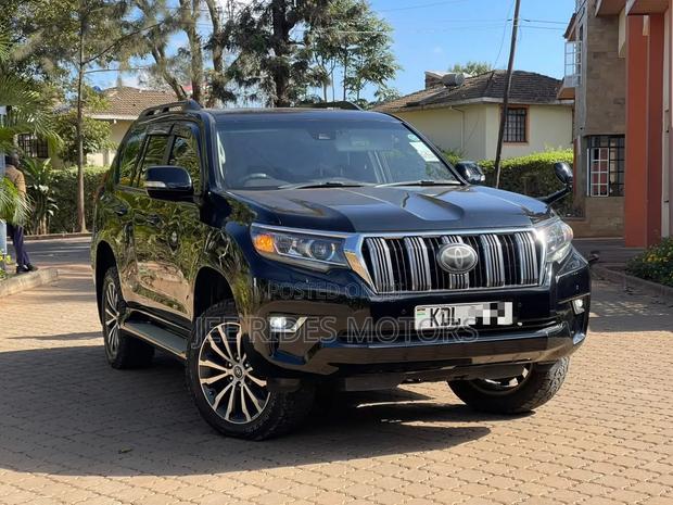 Toyota Land Cruiser Prado 2017 Black