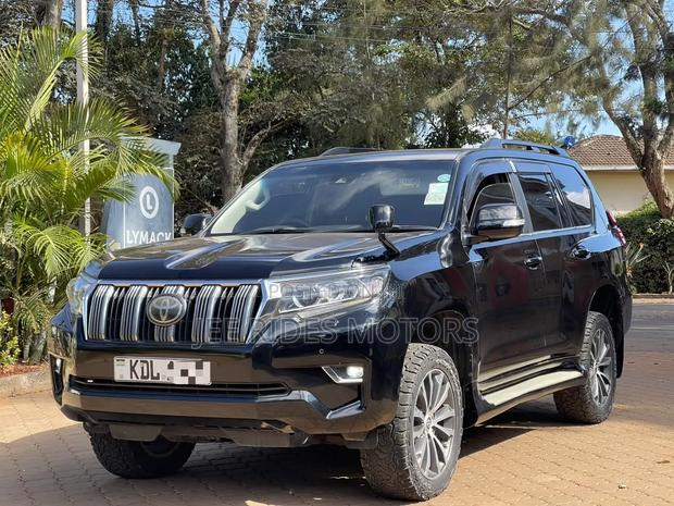 Toyota Land Cruiser Prado 2017 Black