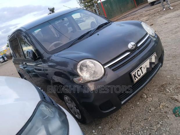 Toyota Sienta 2012 Black