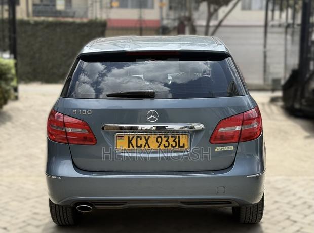Mercedes-Benz B-Class B180 Petrol 2012 Blue