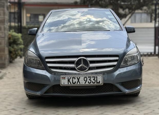 Mercedes-Benz B-Class B180 Petrol 2012 Blue