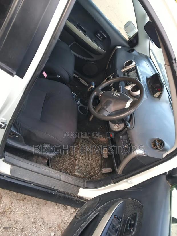 Toyota IST 2006 White