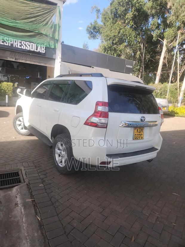 Toyota Land Cruiser Prado 2017 White