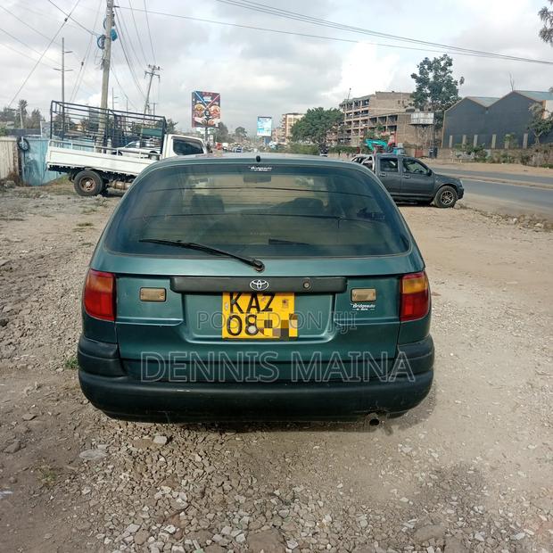 Toyota Caldina 2000 Blue