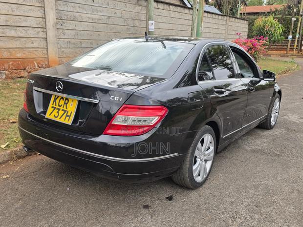 Mercedes-Benz C250 2011 Black
