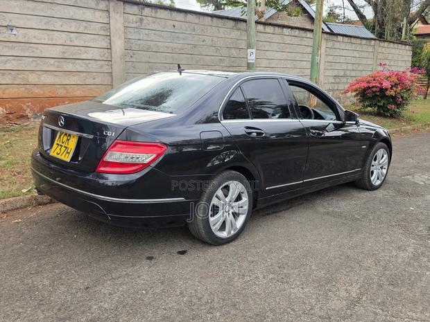 Mercedes-Benz C250 2011 Black