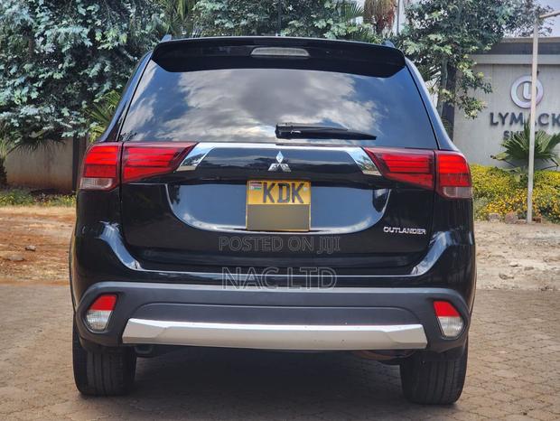 Mitsubishi Outlander 2015 Black