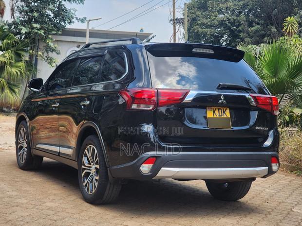 Mitsubishi Outlander 2015 Black