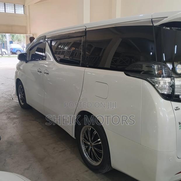 Toyota Alphard 2017 White
