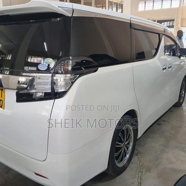 Toyota Alphard 2017 White