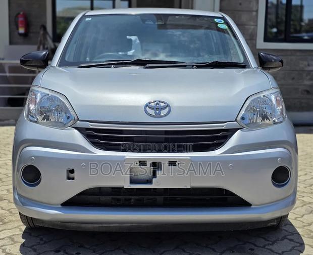 Toyota Passo 2019 Silver