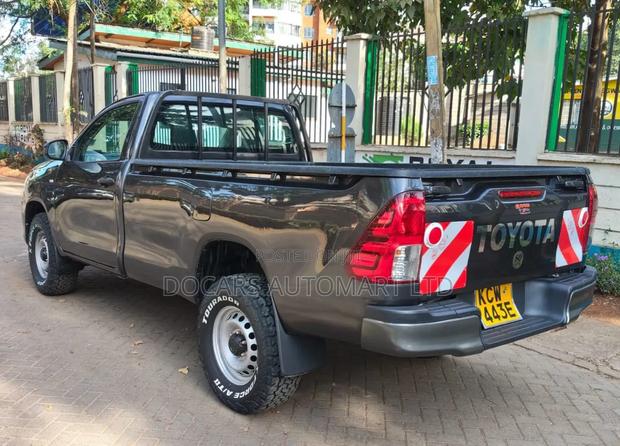 Toyota Hilux 2020 Black